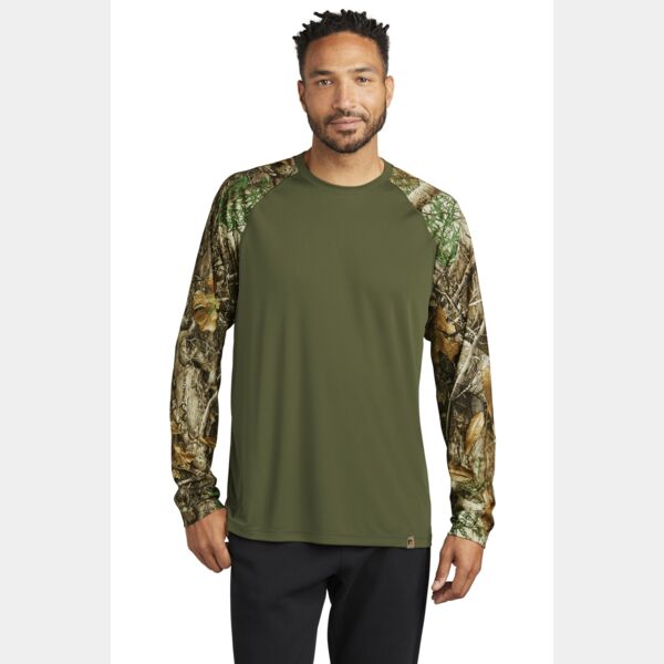 Realtree ® Colorblock Performance Long Sleeve Tee Thumbnail